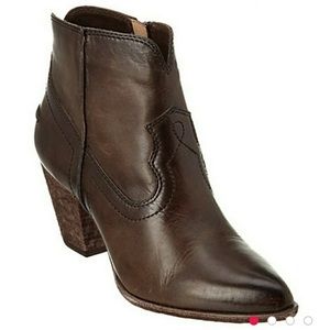 FRYE“RENEE SEAM SHORT” WESTERN ANKLE BOOTIE 8.5